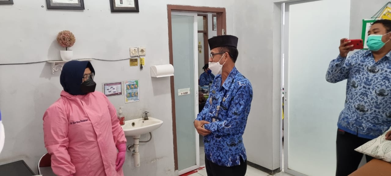 sidak-pertama-masuk-kerja-pasca-libur-lebaran-di-upt-se-kecamatan-binuang